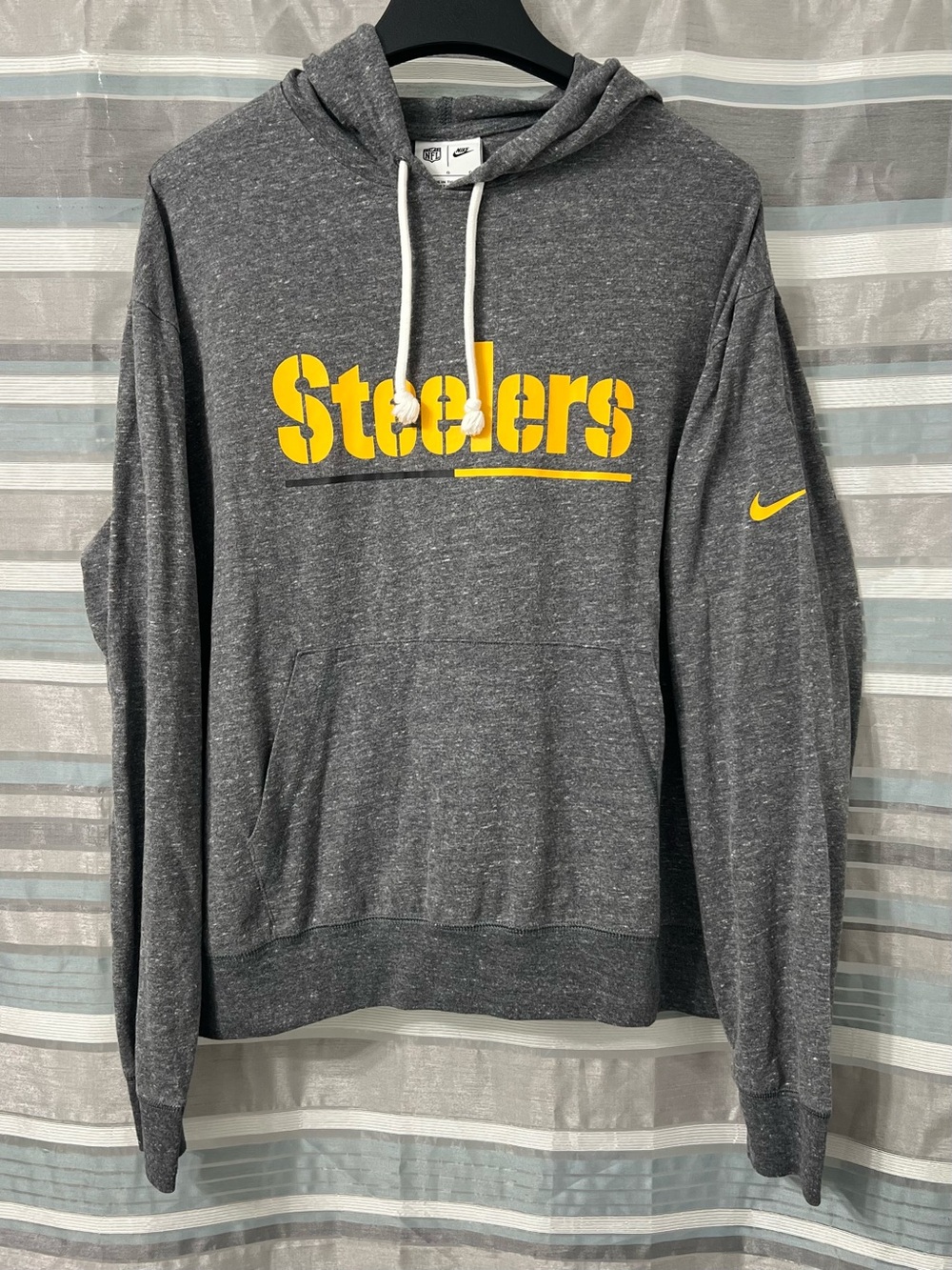Nike NFL Women’s Pittsburgh Steelers Gray Hoodie Long Sleeve Shirt